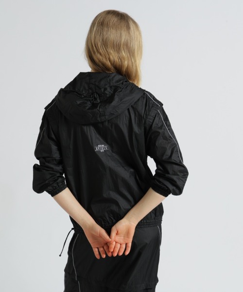AVIREX(アヴィレックス)の「SHEER COLOR SCHEME HOODIE JACKET/シアーカラースキーム フーディージャケット(ナイロンジャケット・レディース・ブラック/アイボリー・F)」の13枚目の写真