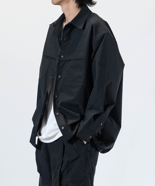 JOHN'S CLOSET(ジョンズクローゼット)の「【3】ストレッチリップストップ オーバーサイズ フィッシングシャツ 【セットアップ展開】(シャツ/ブラウス・メンズ・ブラック/カーキ・MEDIUM/LARGE/X-LARGE)」の4枚目の写真