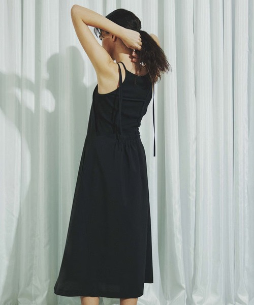 c/est(シーエ)の「c/est/シーエ ABBIE キャミソール 秋物 秋服 2026年秋冬(キャミソール・レディース・ホワイト/ブラック・FREE)」の2枚目の写真