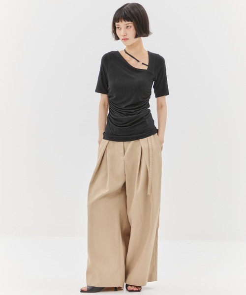 STUDIOUS（ステュディオス）の「【STUDIOUS/ステュディオス】Back Asymmetry Chino Pants/バックアシンメトリーチノパンツ（チノパンツ・レディース・ベージュ/ブラック・1/2）」の12枚目の写真
