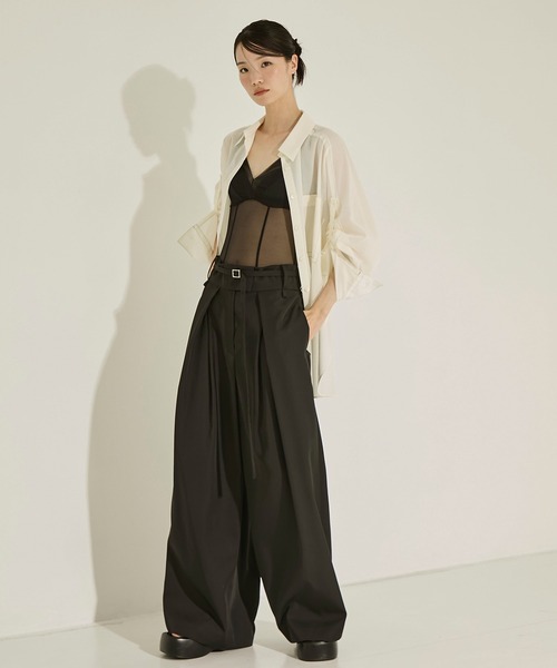 STUDIOUS（ステュディオス）の「【STUDIOUS/ステュディオス】Back Asymmetry Chino Pants/バックアシンメトリーチノパンツ/小尻効果/ウォッシャブル/オフィスカジュアル/前ももカバー/ベルト取り外し可（チノパンツ・レディース・ベージュ/ブラック・1/2）」の15枚目の写真
