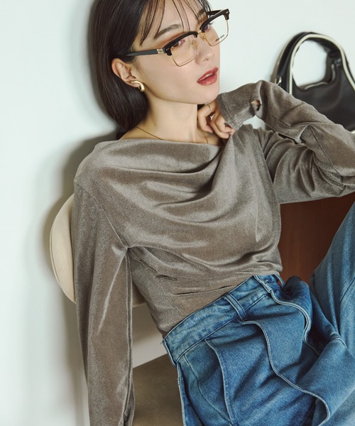 VANNIE U（ヴァニーユー）の「フィンガードレープフロッキートップス（Tシャツ/カットソー・レディース・グレー/アイボリー・FREE）」の2枚目の写真