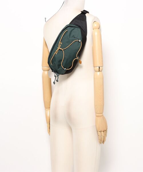 Timberland（ティンバーランド）の「ハイキング スリング バッグ（ボディバッグ/ウエストポーチ・メンズ・グリーン・FREE）」の5枚目の写真