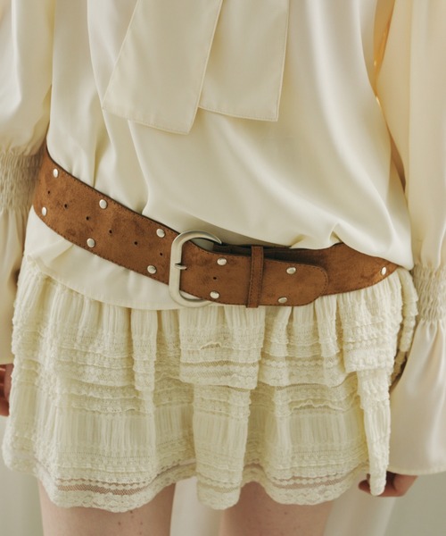 idem（イデム）の「suede double studs belt / スエードダブルスタッズベルト（ベルト・レディース・ブラック/ブラウン・FREE）」の4枚目の写真