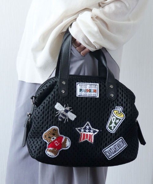 florist（フローリスト）の「【2size展開/M・L】2WAY ラッセルメッシュカスタムワッペンボストンバッグ/ショルダーバッグ/トラベルバッグ（ボストンバッグ・レディース・ブラック系3/ブラック系4/ブラック系2/ブラック系1・M/L）」の4枚目の写真