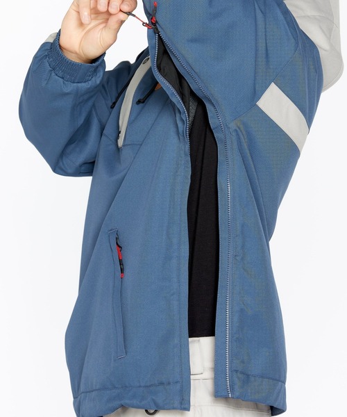 VOLCOM(ボルコム)の「【VOLCOM/ボルコム】 Mens Longo 20K Pullover /プルオーバースナップボタンスキースノーボードジャケット(その他アウター・メンズ・ブラック/インディゴブルー/ベージュ系その他/イエロー系その他・LARGE/SMALL/MEDIUM/X-SMALL/X-LARGE)」の9枚目の写真