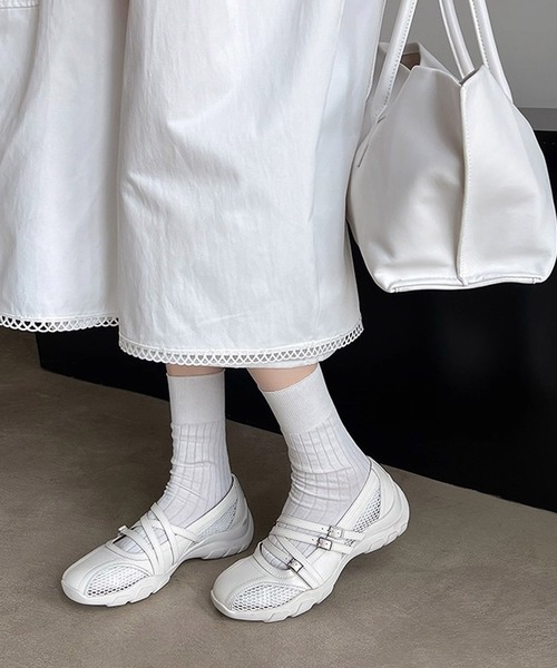 MEMECLE（メメクル）の「【 MEMECLE / メメクル 】メリージェーン メッシュスニーカーサンダル（スニーカー・レディース・ホワイト/シルバー・40/38/36）」の4枚目の写真