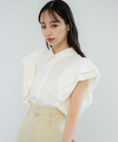 NOELA(ノエラ)の「ボリュームスリーブブラウス(シャツ/ブラウス・レディース・ブラック/オフホワイト・フリー)」の6枚目の写真