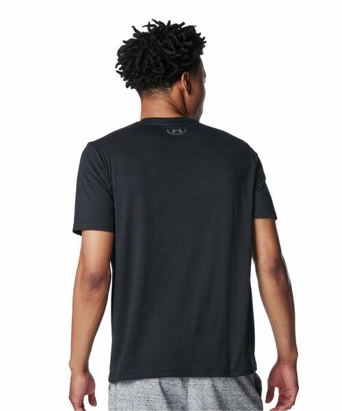 UNDER ARMOUR(アンダーアーマー)の「UAプロジェクトロック グラフィック ショートスリーブTシャツ(トレーニング/メンズ)(Tシャツ/カットソー・メンズ・ブラック系その他3・M/L/XL/S/3XL/2XL)」の2枚目の写真