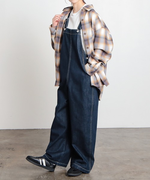 Honeys(ハニーズ)の「デニムオーバーオール(サロペット/オーバーオール・レディース・グレー/ブルー/ワンウォッシュ・L/M/S/SS)」の16枚目の写真