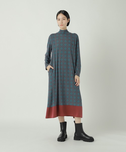 ZUCCa（ズッカ）の「タイルプリントジャージィー / ワンピース / S（ワンピース・レディース・ボルドー/オレンジ/ブラック・M size）」の2枚目の写真