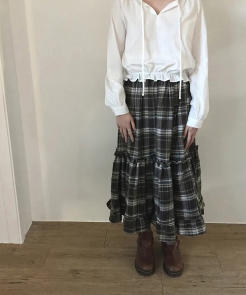 LYEON(リヨン)の「チェックティアードフリルスカート(スカート・レディース・ブラウン/ネイビー・FREE)」の12枚目の写真