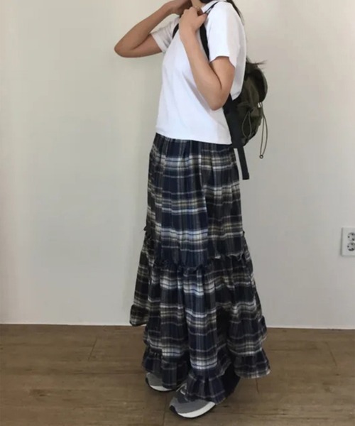 LYEON(リヨン)の「チェックティアードフリルスカート(スカート・レディース・ブラウン/ネイビー・FREE)」の11枚目の写真