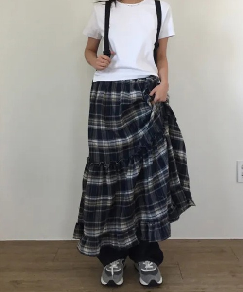 LYEON(リヨン)の「チェックティアードフリルスカート(スカート・レディース・ブラウン/ネイビー・FREE)」の4枚目の写真