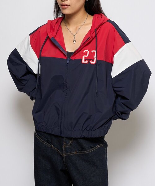 WHO'S WHO gallery（フーズフーギャラリー）の「ナンバリングナイロンパーカー（ナイロンジャケット・レディース・レッド/ブラック・FREE）」の5枚目の写真
