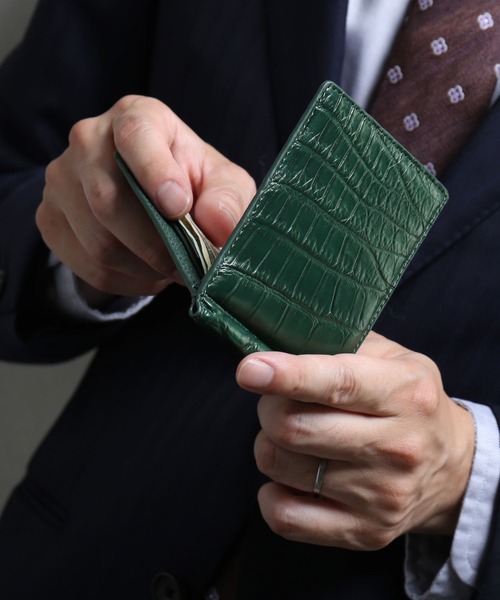 sankyo shokai(サンキョウショウカイ)の「クロコダイルレザー マネークリップ(札入れ/マネークリップ・メンズ・ダークグリーン/ブラック系/グレー系/ブルー/ウッド/グレー/ターコイズブルー/ダークブラウン/ネイビー/ブラック/ダークブラウン系/ターコイズブルー系/ネイビー系/ライトベージュ・FREE)」の17枚目の写真