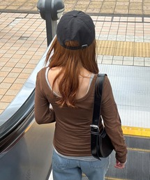 ISOOK | 【ISOOK / アイスー】バックオープンタイトカットソー / Tシャツ 長袖 ロンT レイヤード ベーシックトップス 重ね着 薄手 シンプルトップス タイトシルエット 白T インナー レッド グレー ホワイト ブラウン 赤 白 茶 無地ZOZOTOWN限定(Tシャツ/カットソー)