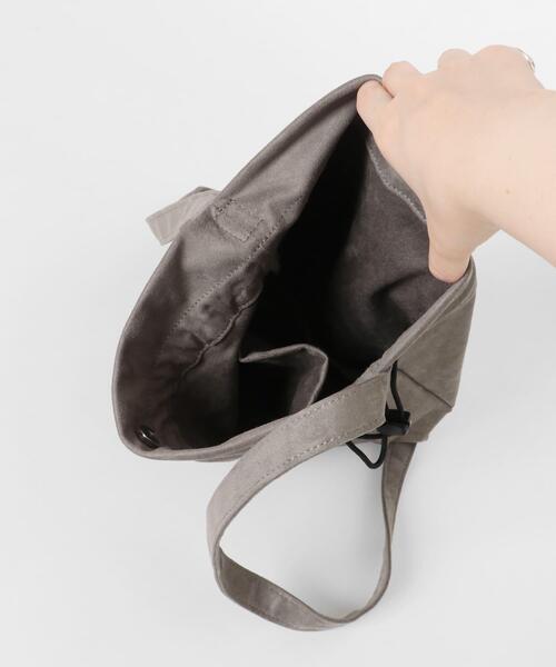 SENSE OF PLACE by URBAN RESEARCH（センスオブプレイスバイアーバンリサーチ）の「フェイクスエードキンチャクショルダー（ショルダーバッグ・メンズ・ベージュ/チャコールグレー/ライトブルー・ONE）」の9枚目の写真