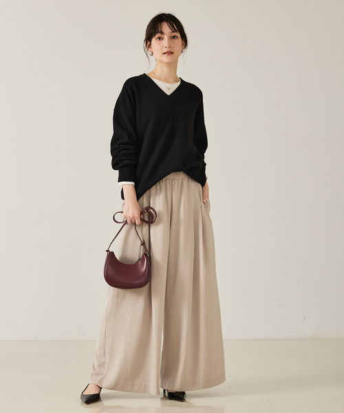qualite（カリテ）の「ピーチサテンフレアーパンツ/秋服/冬服/オフィスカジュアル/ワイドパンツ（その他パンツ・レディース・ライトベージュ/ブルー/チャコールグレー・36/38）」の8枚目の写真