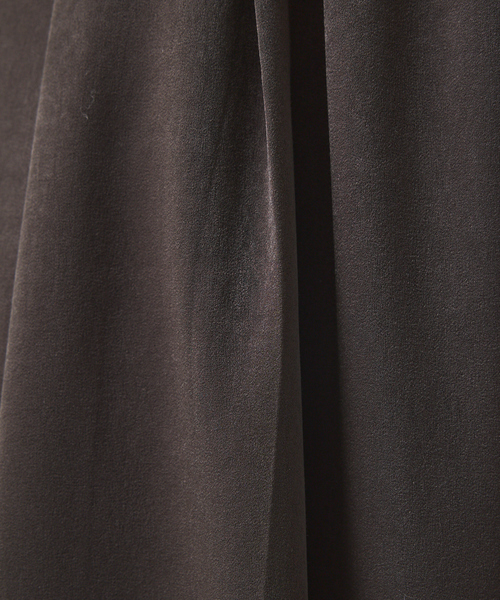 qualite（カリテ）の「ピーチサテンフレアーパンツ/秋服/冬服/オフィスカジュアル/ワイドパンツ（その他パンツ・レディース・ライトベージュ/ブルー/チャコールグレー・36/38）」の18枚目の写真