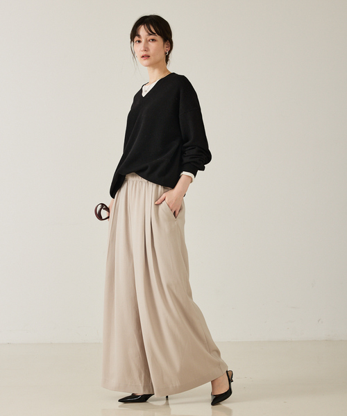 qualite（カリテ）の「ピーチサテンフレアーパンツ/秋服/冬服/オフィスカジュアル/ワイドパンツ（その他パンツ・レディース・ライトベージュ/ブルー/チャコールグレー・36/38）」の19枚目の写真