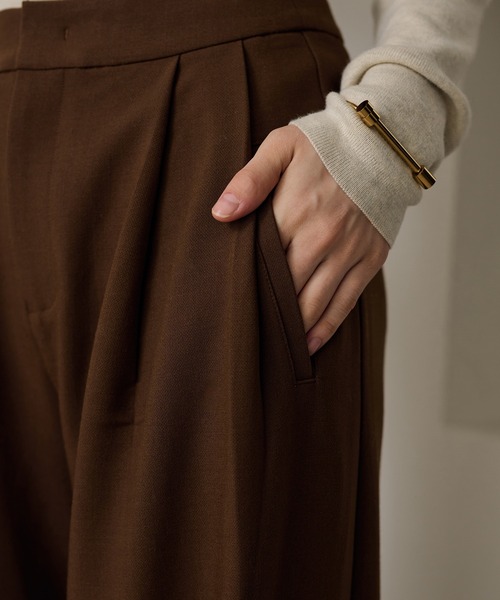 LAULEN（ローレン）の「double tuck wide pants /ソリッドカラーダブルタックワイドパンツ（その他パンツ・レディース・ワインレッド/グレー/ブラック/ベージュ・S/M）」の11枚目の写真