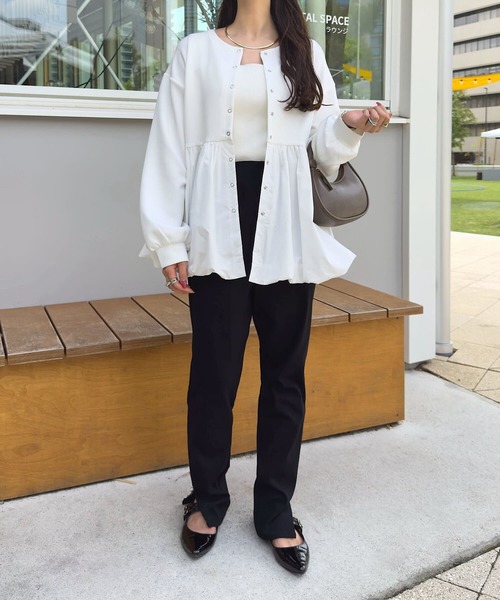 KOBE LETTUCE（コウベレタス）の「[ mamaレタス ] 異素材ペプラムバルーンカーディガン（マタニティウェア/グッズ・レディース・オフホワイト/ブラック・M）」の17枚目の写真