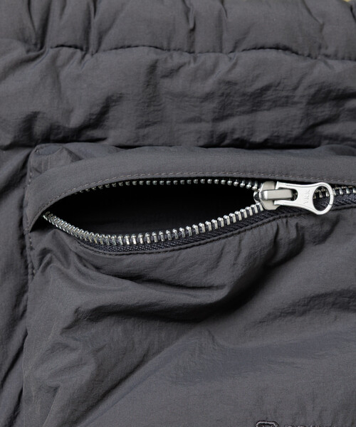 FREAK'S STORE（フリークスストア）の「HIGH LOFT PRIMALOFT POUCH/ハイロフト プリマロフト 巾着バッグ ポーチ（ショルダーバッグ・メンズ・ブラック/オリーブ/その他/チャコールグレー・ONE SIZE）」の7枚目の写真