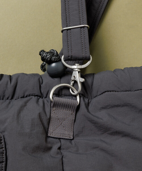 FREAK'S STORE（フリークスストア）の「HIGH LOFT PRIMALOFT POUCH/ハイロフト プリマロフト 巾着バッグ ポーチ（ショルダーバッグ・メンズ・ブラック/オリーブ/その他/チャコールグレー・ONE SIZE）」の9枚目の写真