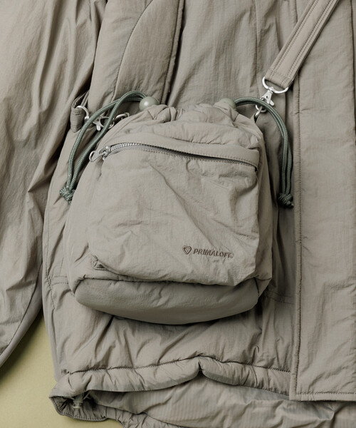 FREAK'S STORE（フリークスストア）の「HIGH LOFT PRIMALOFT POUCH/ハイロフト プリマロフト 巾着バッグ ポーチ（ショルダーバッグ・メンズ・ブラック/オリーブ/その他/チャコールグレー・ONE SIZE）」の4枚目の写真