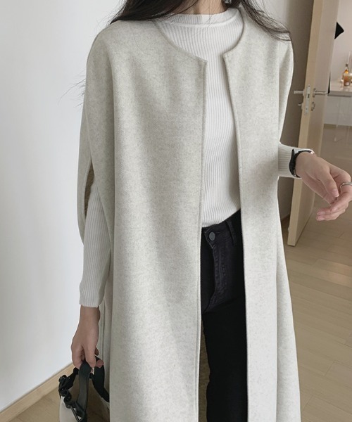 emi+（エミプラス）の「ニットメルトンドルマンポンチョコート（ポンチョ・レディース・アイボリー/ブラック/モカ・FREE）」の2枚目の写真