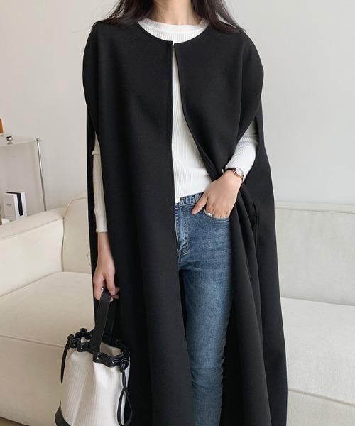 emi+（エミプラス）の「ニットメルトンドルマンポンチョコート（ポンチョ・レディース・アイボリー/ブラック/モカ・FREE）」の3枚目の写真