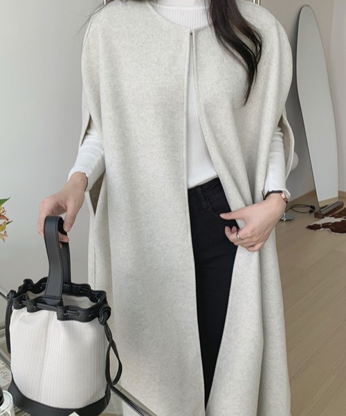 emi+（エミプラス）の「ニットメルトンドルマンポンチョコート（ポンチョ・レディース・アイボリー/ブラック/モカ・FREE）」の5枚目の写真