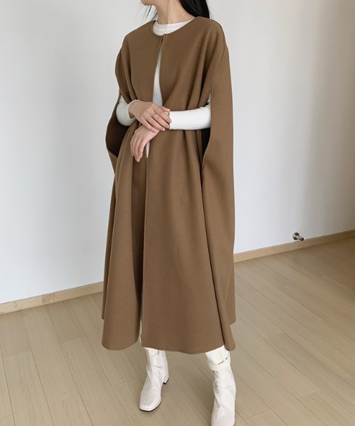 emi+（エミプラス）の「ニットメルトンドルマンポンチョコート（ポンチョ・レディース・アイボリー/ブラック/モカ・FREE）」の12枚目の写真