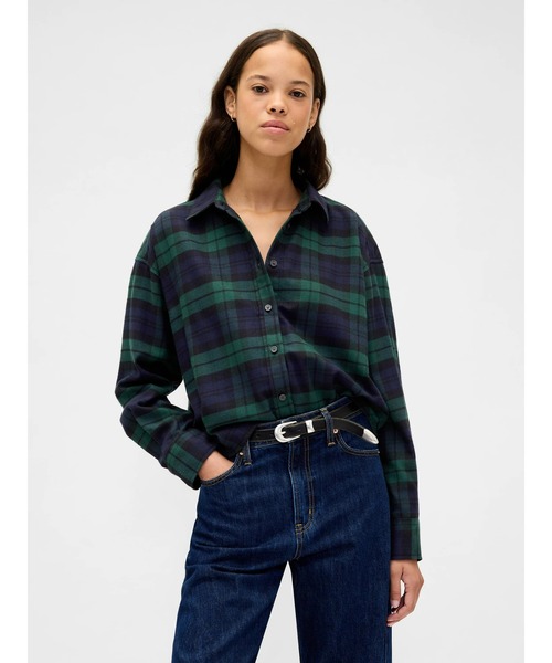 GAP（ギャップ）の「フランネル ストレートヘム クロップドシャツ（シャツ/ブラウス・レディース・グリーン/ブルー/ブラック×レッド・XS/S/M/L/XXS）」の2枚目の写真