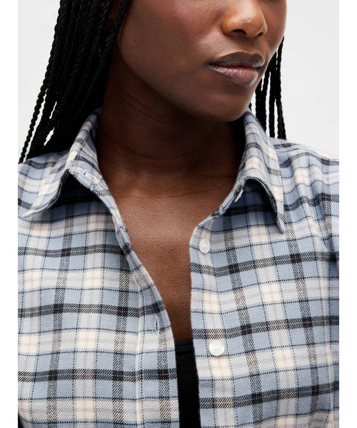 GAP（ギャップ）の「フランネル ストレートヘム クロップドシャツ（シャツ/ブラウス・レディース・グリーン/ブルー/ブラック×レッド・XS/S/M/L/XXS）」の6枚目の写真