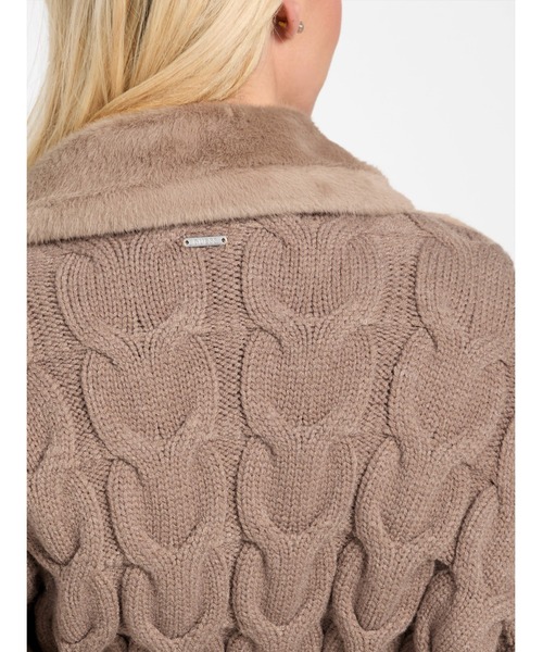 Guess（ゲス）の「LUCREZIA Faux Fur Knit Coat ロングコート  （ムートンコート・レディース・ベージュ・MEDIUM/SMALL/LARGE）」の6枚目の写真