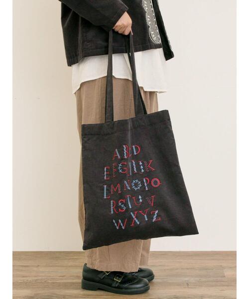 Samansa Mos2(サマンサ モスモス)の「【マカベアリス×Samansa Mos2】刺繍トートバッグ(ハンドバッグ・レディース・ブラック/ブラウン/キナリ・F)」の1枚目の写真