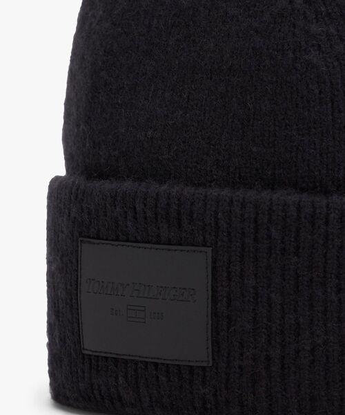 TOMMY HILFIGER（トミーヒルフィガー）の「レザーパッチビーニー（ニットキャップ/ビーニー・メンズ・ブラック/ブラウン・FREE）」の4枚目の写真