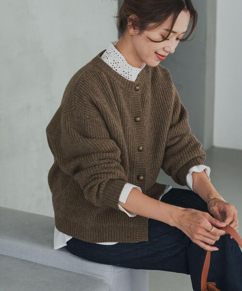 URBAN RESEARCH DOORS(アーバンリサーチドアーズ)の「ハミルトンウール畦クルーネックカーディガン(カーディガン/ボレロ・レディース・ライトグレー/グリーン/ブラウン・MEDIUM)」の15枚目の写真