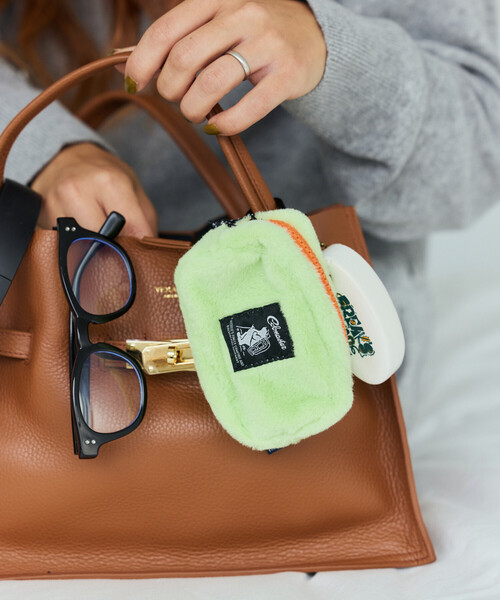 COBMASTER(コブマスター)の「Cobmaster/コブマスター 別注Fluffy square pouch S(ポーチ・メンズ・ブラック/ピンク/グリーン/ラベンダー/ベージュ・ONE SIZE)」の3枚目の写真