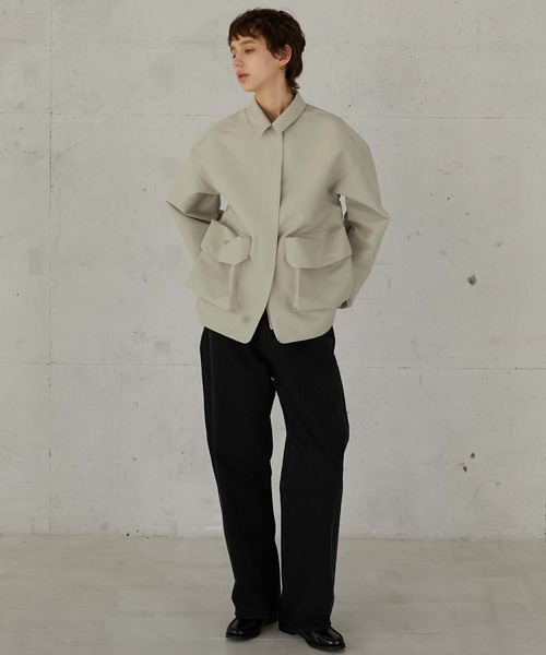 LA PEAU DE GEM（ラポドゥジェム）の「【LA PEAU DE GEM】3D pocket blouson/3Dポケットブルゾン（ブルゾン・レディース・ブラック/アイボリー・2/3）」の8枚目の写真