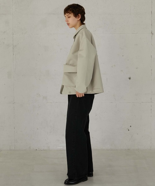 LA PEAU DE GEM（ラポドゥジェム）の「【LA PEAU DE GEM】3D pocket blouson/3Dポケットブルゾン（ブルゾン・レディース・ブラック/アイボリー・2/3）」の11枚目の写真