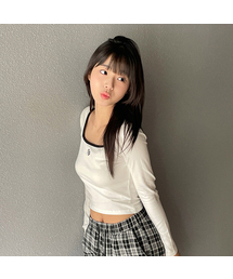 muahmuah（ムーアムーア）の「Logo Stitch Square Neck Two-tone Long Sleeve T-shirt [3 colors]（Tシャツ/カットソー）」