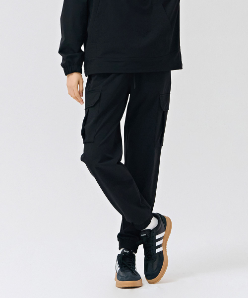 CHASECULT(チェイスカルト)の「共用ストレッチカーゴジョガーパンツ-DERU2219B03(スウェットパンツ・メンズ・ブラック・92/82/86/67/70/76)」の3枚目の写真