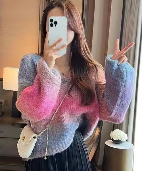 VIBGYOR（ヴィブジョー）の「【EIZZ/アイズ】グラデーションカラー Vネック ルーズニット（ニット/セーター・レディース・パープル/ピンク・FREE）」の9枚目の写真