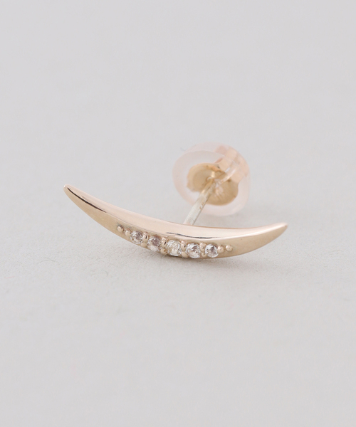 Lilas(リラ)の「《WEB限定》ムーンラインホワイトトパーズピアス K10(両耳)(ピアス(両耳用)・レディース・ゴールド・FREE)」の6枚目の写真