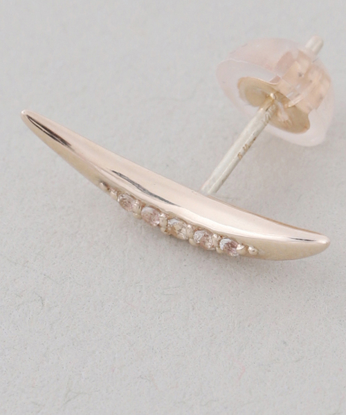 Lilas(リラ)の「《WEB限定》ムーンラインホワイトトパーズピアス K10(両耳)(ピアス(両耳用)・レディース・ゴールド・FREE)」の7枚目の写真