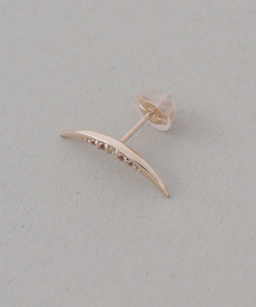 Lilas(リラ)の「《WEB限定》ムーンラインホワイトトパーズピアス K10(両耳)(ピアス(両耳用)・レディース・ゴールド・FREE)」の9枚目の写真
