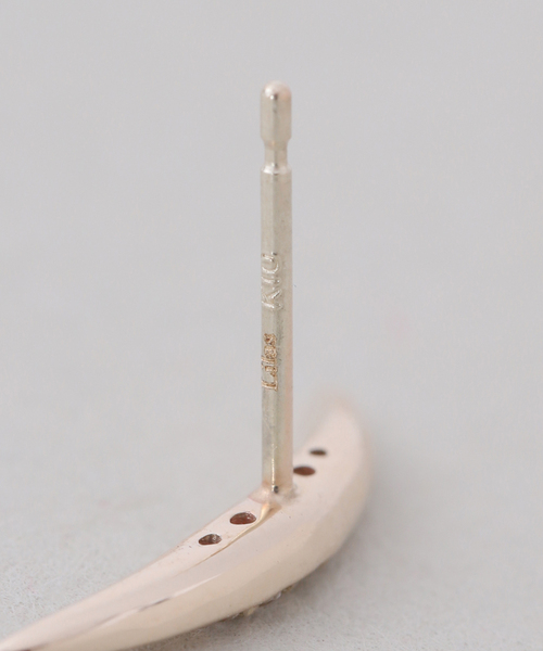 Lilas(リラ)の「《WEB限定》ムーンラインホワイトトパーズピアス K10(両耳)(ピアス(両耳用)・レディース・ゴールド・FREE)」の13枚目の写真